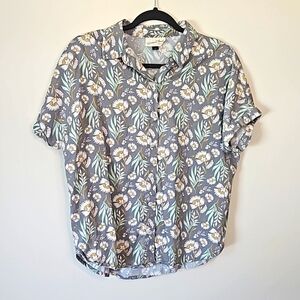 Universal Threads floral cuffed button-down short sleeve shirt size Small EUC